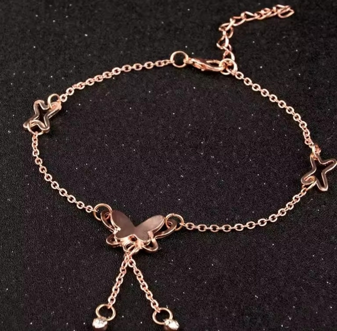 gold butterfly anklet is a fashionable accessory often made from zinc alloy or plated materials.